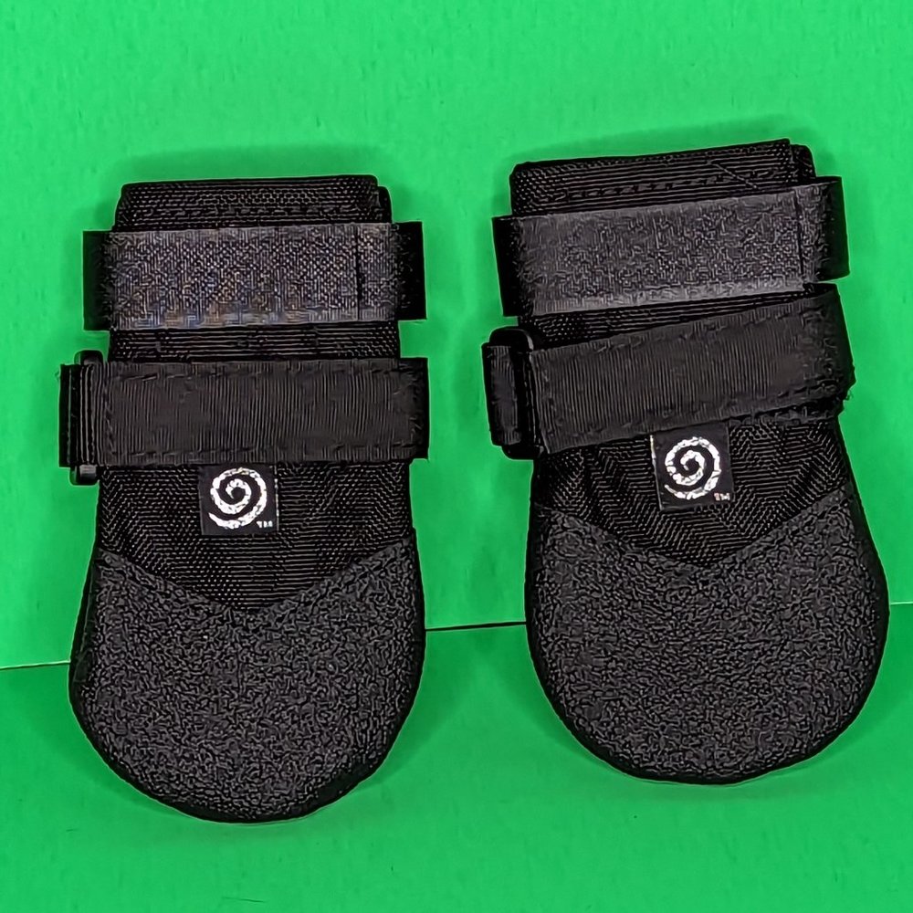 NWOT "Ultra Paws" Rugged Dog Boots & Paw Protectors Black, (size 4) 2-ea